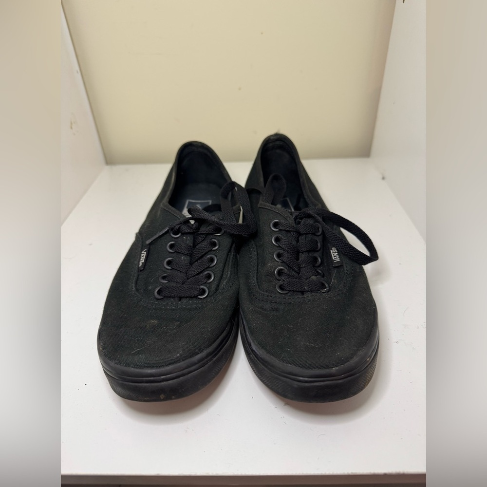 Vans sneakers women’s size 6.5 black lace up